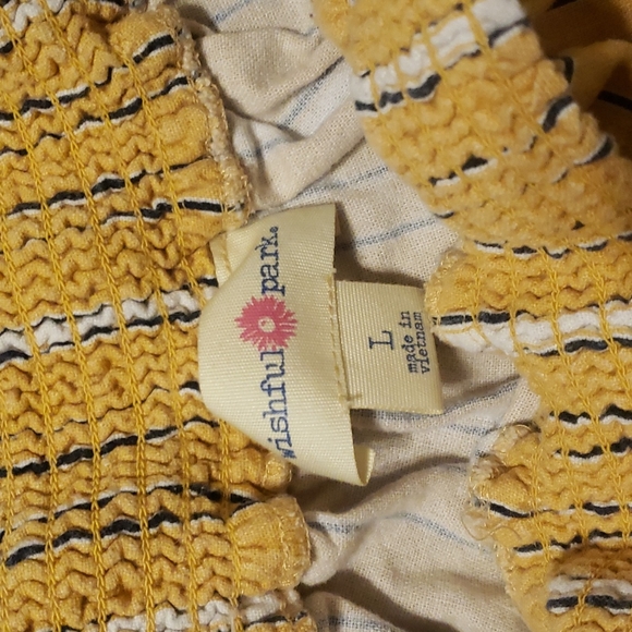 Shorts - Picture 2 of 3